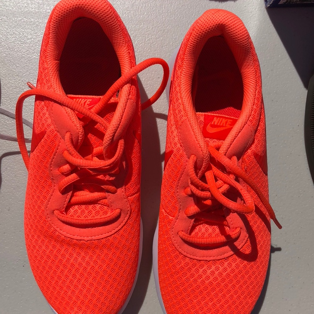 Nike Women Tanjun Sneaker